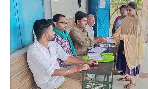 2-ம் கட்டமாக வாக்காளர் பட்டியல் சிறப்பு சுருக்க திருத்த முகாம்கள்