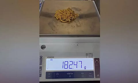 கொச்சி விமான நிலையத்தில் ரூ.48 லட்சம் மதிப்புள்ள தங்கம் பறிமுதல்