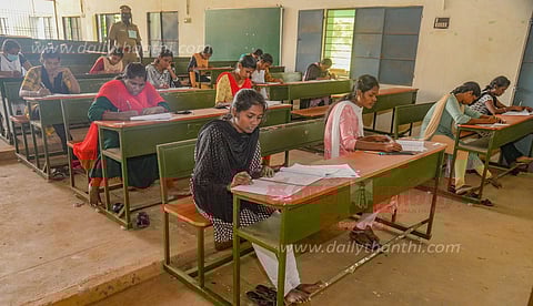 தஞ்சை மாவட்டத்தில் 9,761 பேர் போலீஸ் எழுத்துத்தேர்வு எழுதினர்