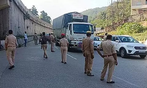 6 பேர் உயிரிழப்பால் பதற்றம்: அசாம்-மேகாலயா எல்லையில் தொடர்ந்து போலீஸ் குவிப்பு