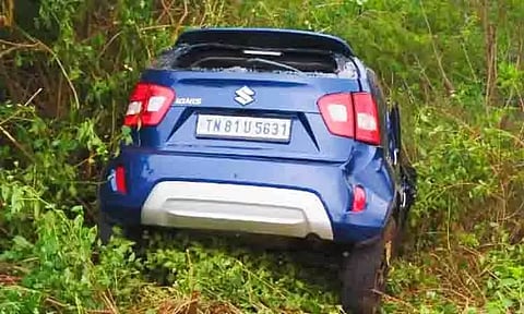 கார் டயர் வெடித்து பாய்லர் ஆலை ஊழியர் படுகாயம்