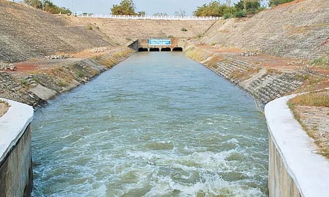 கண்டலேறு அணையில் இருந்து பூண்டி ஏரிக்கு 2,100 கனஅடி தண்ணீர் திறப்பு