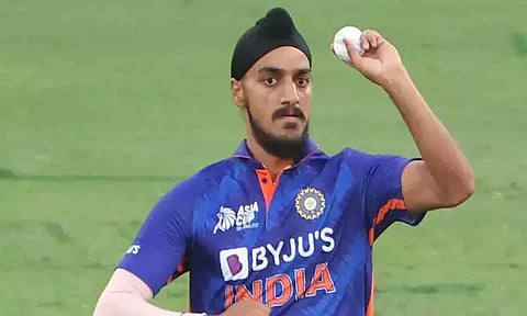 உம்ரான் மாலிக்கின் பந்துவீச்சில் நிறைய நன்மைகளை அடைந்தேன்- அர்ஷ்தீப் சிங்