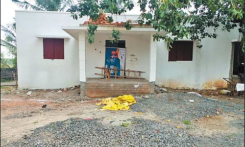 மந்த கதியில் நடந்து வரும் வல்லக்கோட்டை ஊராட்சி மன்ற அலுவலக கட்டுமான பணி - விரைந்து முடிக்க பொதுமக்கள் கோரிக்கை