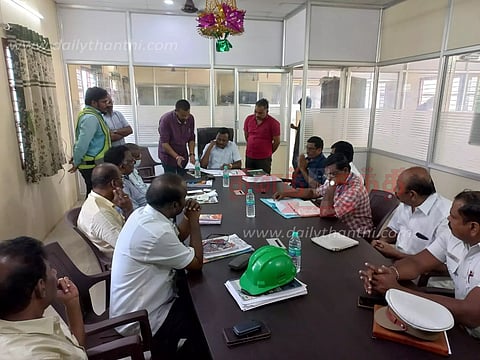 பள்ளிபாளையத்தில் போக்குவரத்து மாற்றம் குறித்த ஆலோசனை கூட்டம்