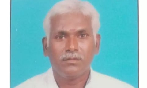 சாலையில் கேட்பாரற்று கிடந்த பையில் ரூ.9 ஆயிரம்