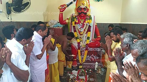 ஆவாரங்காடு சனிசந்தை முனியப்பன் கோவில் கும்பாபிஷேக விழா தங்கமணி எம்.எல்.ஏ. பங்கேற்பு