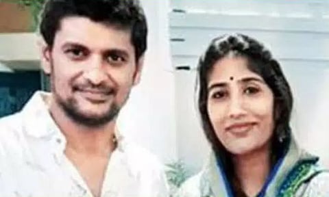 கணவன்-மாமியாரை உணவில் சயனைடு கலந்து கொலை செய்த பெண் காதலனுடன் கைது