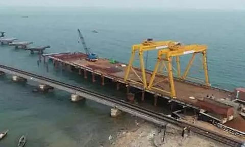 பாம்பன் புதிய ரெயில் பாலம் கட்டுமான பணிகள் 84% நிறைவு- ரெயில்வே துறை