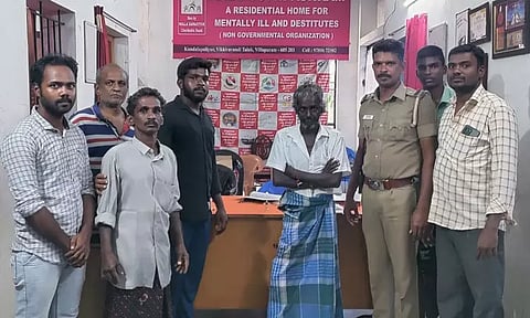 பொதுமக்களை அச்சுறுத்தி வந்தவர் காப்பகத்தில் ஒப்படைப்பு