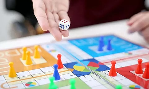 என்ன நடக்குது...!! வீட்டு உரிமையாளரிடம் தன்னை வைத்து சூதாடி இழந்த பெண்ணின் அடுத்த அதிரடி