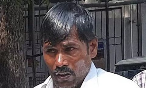 கள்ளக்குறிச்சி கலெக்டர் அலுவலகத்தில் விவசாயி தீக்குளிக்க முயன்றதால் பரபரப்பு