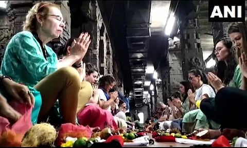 ஸ்ரீகாளஹஸ்தி கோவிலில் சிறப்பு பூஜை நடத்திய பிரேசில் பக்தர்கள்!