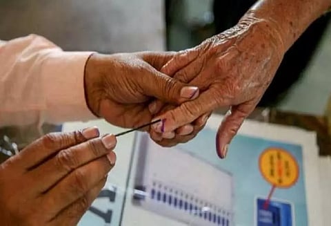 வாக்காளர் பட்டியலில் பெயர் சேர்ப்பது குறித்து