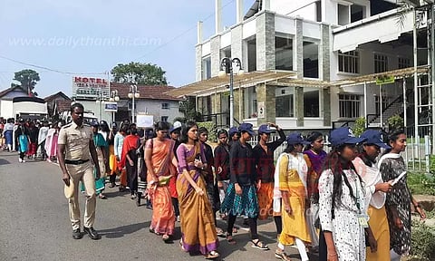 சாலை பாதுகாப்பு விழிப்புணர்வு பேரணி