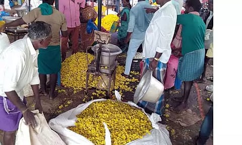 மல்லிகைப்பூ கிலோ ரூ.2 ஆயிரத்துக்கு விற்பனை