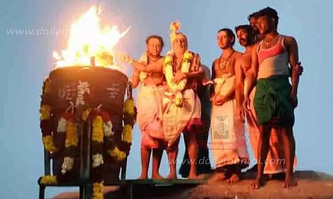 அய்யர்மலை ரெத்தினகிரீசுவரர் மலைக்கோவிலில் கார்த்திகை மகாதீபம்