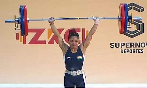 உலக பளுதூக்குதல் சாம்பியன்ஷிப்: மீராபாய் சானு வெள்ளி வென்று அசத்தல்