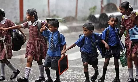 மாண்டஸ் புயல் எதிரொலி: திருவள்ளூரில் நாளை பள்ளி, கல்லூரிகளுக்கு விடுமுறை