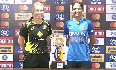 Image Courtesy : @WomensCricZone twitter