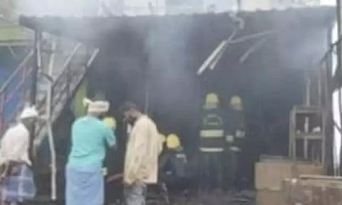 பெரியபாளையம்: பேக்கரியில் தீ விபத்து - ரூ.20 லட்சம் மதிப்பிலான பொருட்கள் எரிந்து சேதம்