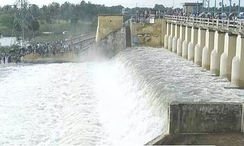 செம்பரம்பாக்கம், புழல், பூண்டி ஏரிகளில் உபரிநீர் திறப்பு: கரையோர மக்களுக்கு வெள்ள அபாய எச்சரிக்கை..!