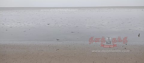 கோடியக்கரையில் கடல் உள்வாங்கியது