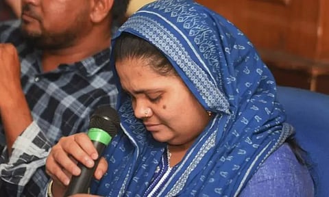 பில்கிஸ் பானு வழக்கு - சுப்ரீம் கோர்ட்டில் 13-ஆம் தேதி விசாரணை!