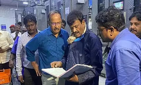 பால் வினியோகம் குறித்து அமைச்சர் நாசர் பால் பண்ணையில் ஆய்வு