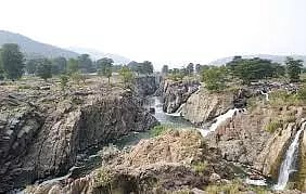 ஒகேனக்கல்லுக்கு நீர்வரத்து 8 ஆயிரம் கனஅடியாக குறைந்தது