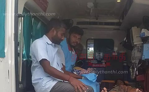 108 ஆம்புலன்சில் குழந்தை பெற்ற பெண்