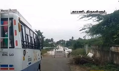 திருவள்ளூர்: ஆரணி ஆற்றில் வெள்ளப்பெருக்கு - தரைப்பாலம் நீரில் மூழ்கியதால் போக்குவரத்துக்கு தடை