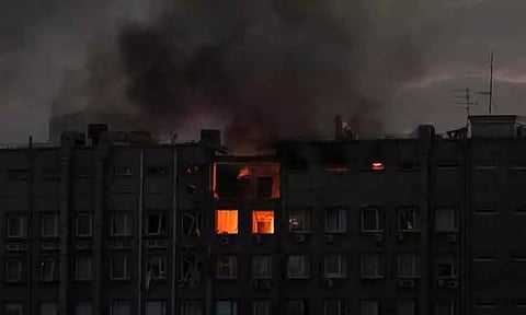 உக்ரைன் மீது ரஷியா நடத்திய டிரோன் தாக்குதலால் இருளில் மூழ்கிய ஒடேசா நகரம்