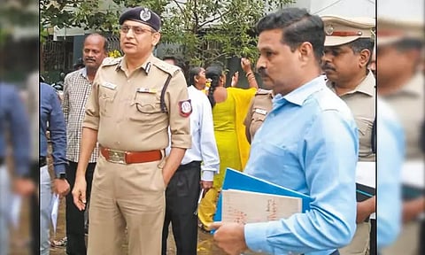 மரங்கள் உடனுக்குடன் அகற்றப்பட்டது சென்னையில் புயல் - மழையால் போக்குவரத்து பாதிப்பு இல்லை - போலீஸ் கமிஷனர் தகவல்