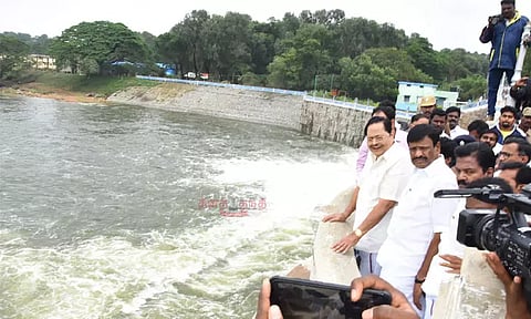 பூண்டி நீர்த்தேக்கத்தில் அமைச்சர்கள் துரைமுருகன், நாசர் ஆய்வு
