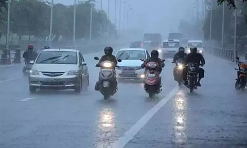 தமிழகத்தில் அடுத்த 3 மணி நேரத்திற்கு 25 மாவட்டங்களில் மிதமான மழைக்கு வாய்ப்பு - வானிலை ஆய்வு மையம்