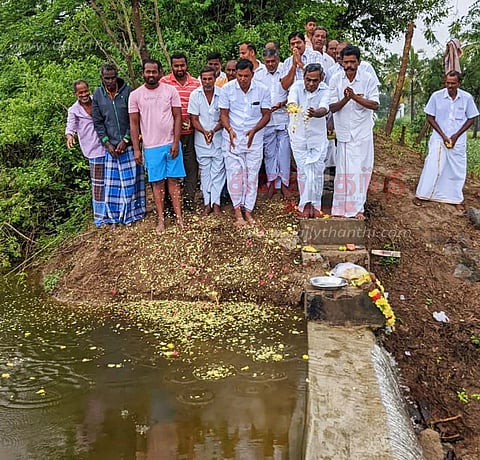 ஏரி நிரம்பியதால் கிராம மக்கள் மகிழ்ச்சி