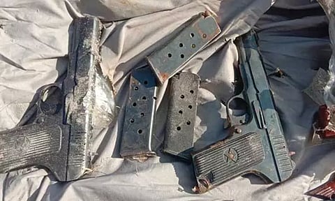 பஞ்சாபில் ஏகே 47 துப்பாக்கிகள், தோட்டாக்களை கைப்பற்றிய பாதுகாப்பு படையினர்