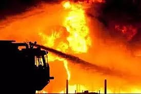 2 கூரை வீடுகள் எரிந்து சாம்பல்