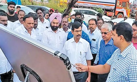 மணலியில் ரூ.78 கோடியில் மழைநீர் கால்வாய்; தலைமை செயலாளர் இறையன்பு ஆய்வு