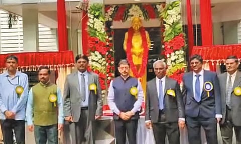எம்.ஐ.டி. கல்லூரியில் அப்துல்கலாம் சிலை - கவர்னர் திறந்துவைத்தார்