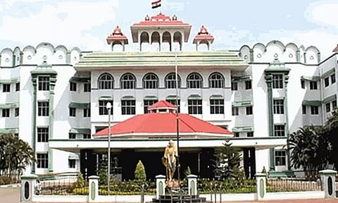 நீர்நிலை ஆக்கிரமிப்பை அகற்ற நடவடிக்கை எடுக்க வேண்டும் - மதுரை ஐகோர்ட்டு உத்தரவு