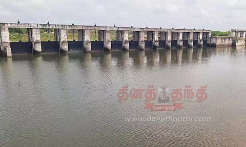 பெரிய கண்மாயில் தண்ணீர் இருப்பு:2-ம் போக நெல் சாகுபடி செய்ய விவசாயிகள் திட்டம்