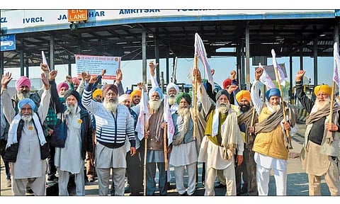 கடன் தள்ளுபடி கோரிக்கையை வலியுறுத்தி பஞ்சாப்பில் விவசாயிகள் போராட்டம் தீவிரம்
