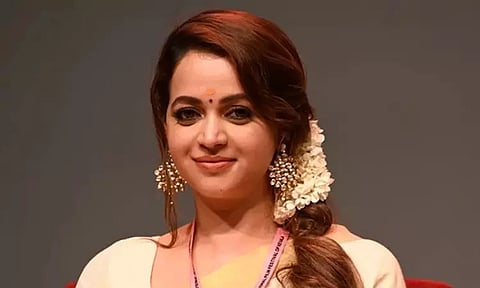 வலைத்தளத்தில் அவதூறு: நடிகை பாவனா கோபம்