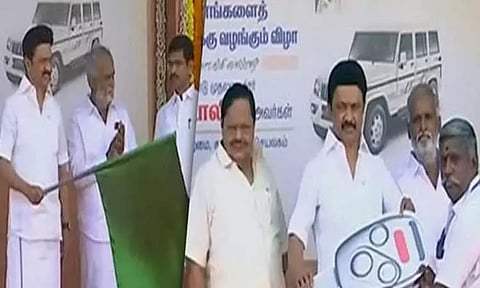 அறநிலையத்துறை அலுவலர்களுக்கு ரூ.1.56 கோடியில் புதிய வாகனங்களை வழங்கினார் முதல் அமைச்சர்