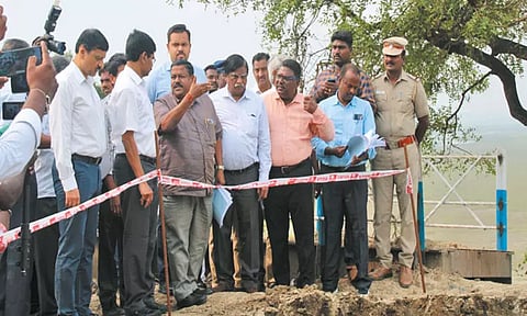 மதுராந்தகம் ஏரி தூர்வாரும் பணியை தலைமைச் செயலாளர் ஆய்வு