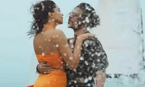 ஷாருக்கான் படத்துக்கு வலுக்கும் எதிர்ப்பு