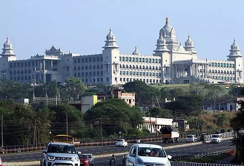 துணை சபாநாயகர் ஆனந்த் மாமணி, முலாயம்சிங் யாதவ் மறைவுக்கு; கர்நாடக சட்டசபையில் இரங்கல்