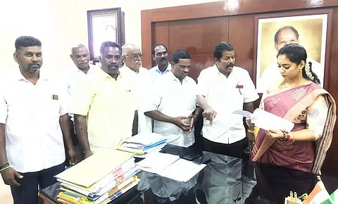 கழிவுநீர் கால்வாய் அமைக்கும் பணி